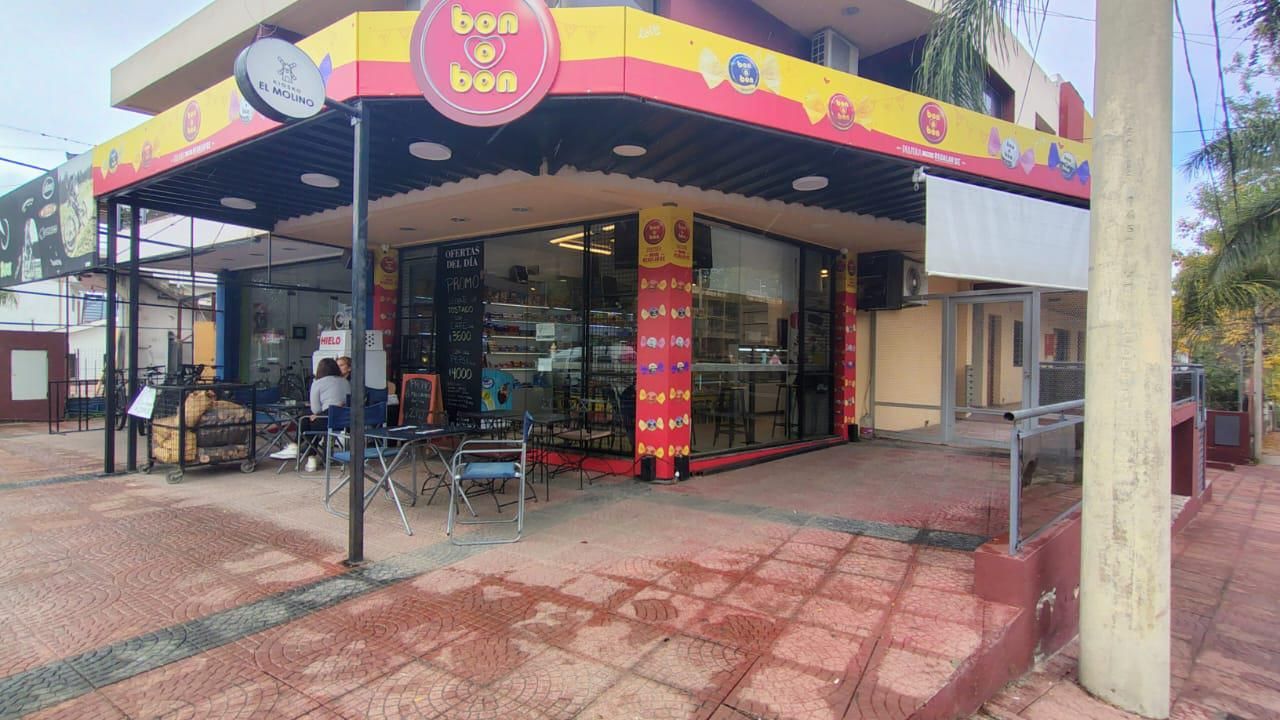 p10023-01.jpg